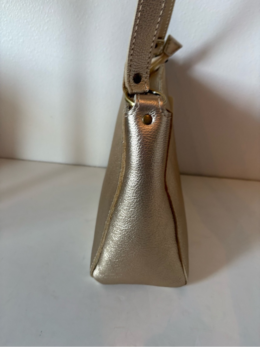 Portland Leather Goods Lucent triangle Metallic Gold Shoulder Bag - Picture 2 of 9